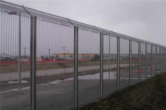 High Security Anti Climb Fence 358 Fence With Secure Wall For Airport Boundary Railway Power Station