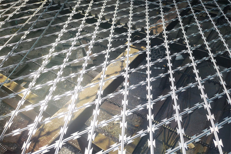 Welded Razor Mesh Protective Fence 75X150mm For Prison Or Welded Razor Mesh Gives A Premium Protective F